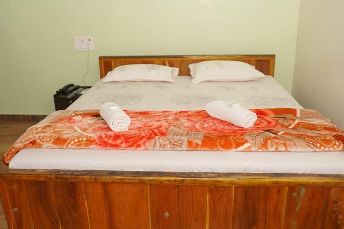White Elephant Restaurant & Cottages Gokarna Gokarna  Extérieur photo