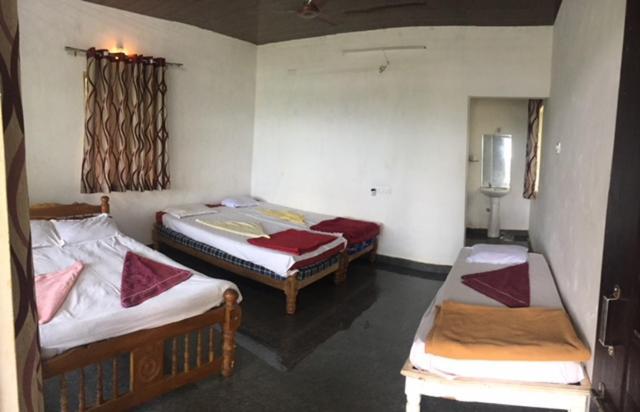 White Elephant Restaurant & Cottages Gokarna Gokarna  Extérieur photo