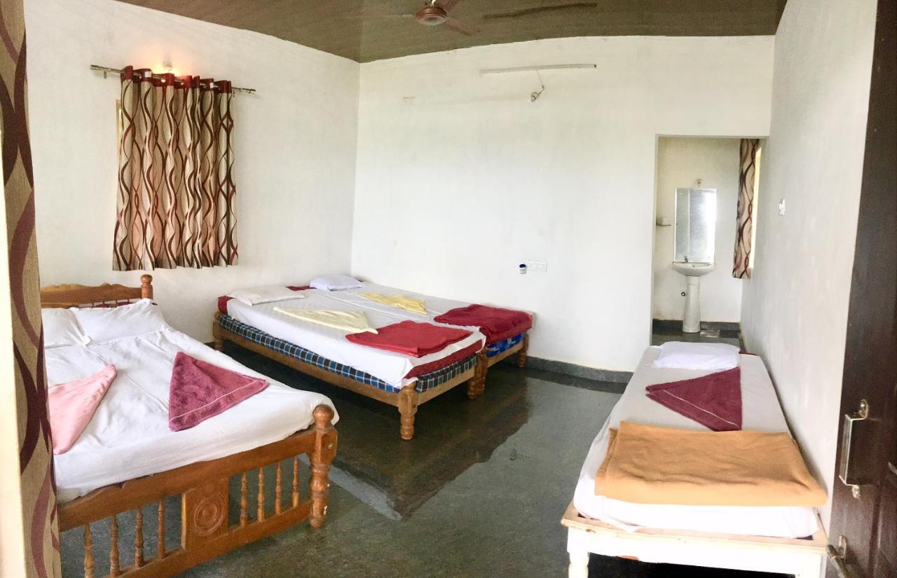White Elephant Restaurant & Cottages Gokarna Gokarna  Extérieur photo