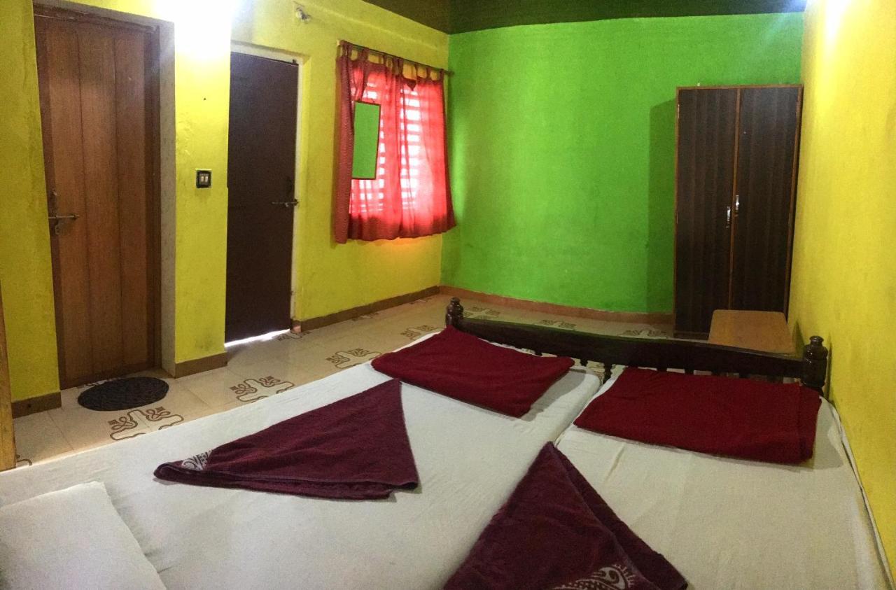 White Elephant Restaurant & Cottages Gokarna Gokarna  Extérieur photo
